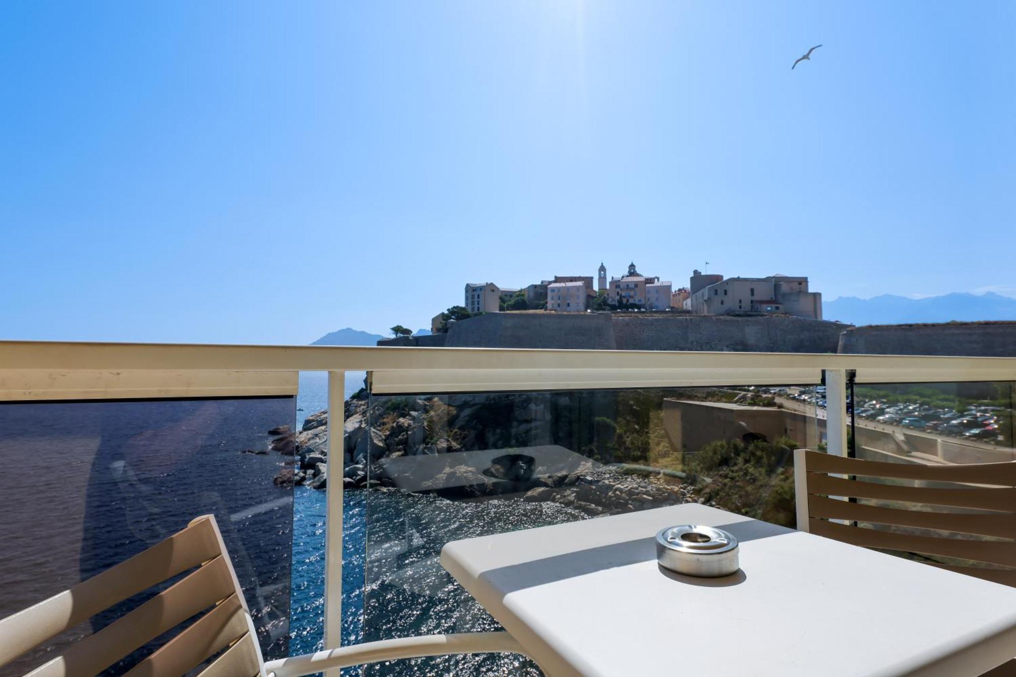 Hotel Saint Christophe Кальви Экстерьер фото
