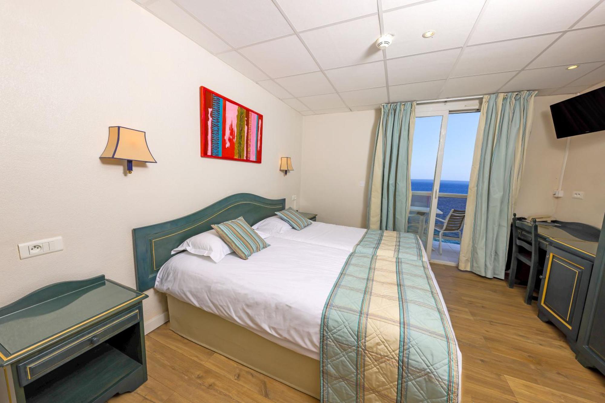 Hotel Saint Christophe Кальви Экстерьер фото