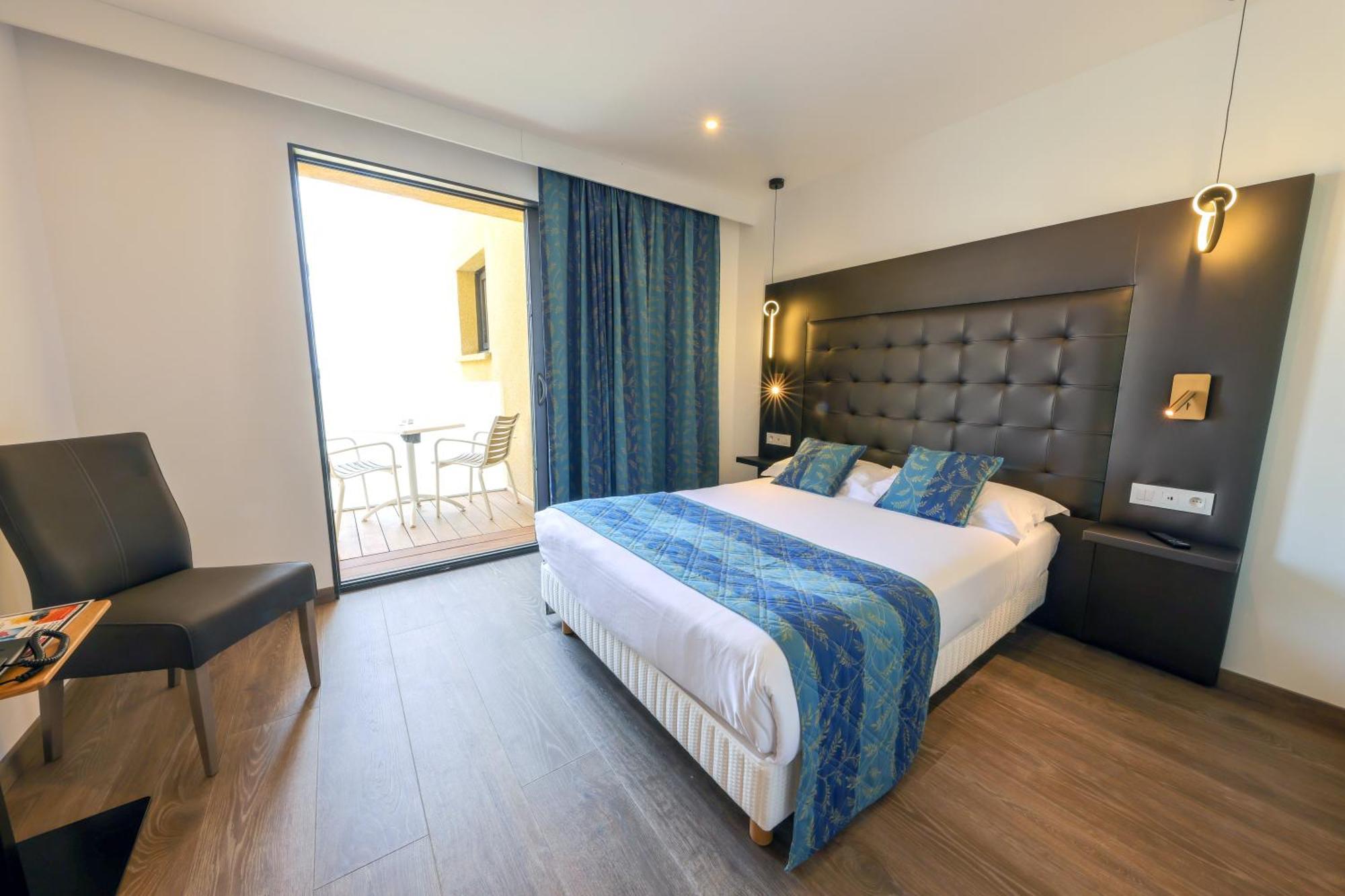 Hotel Saint Christophe Кальви Экстерьер фото