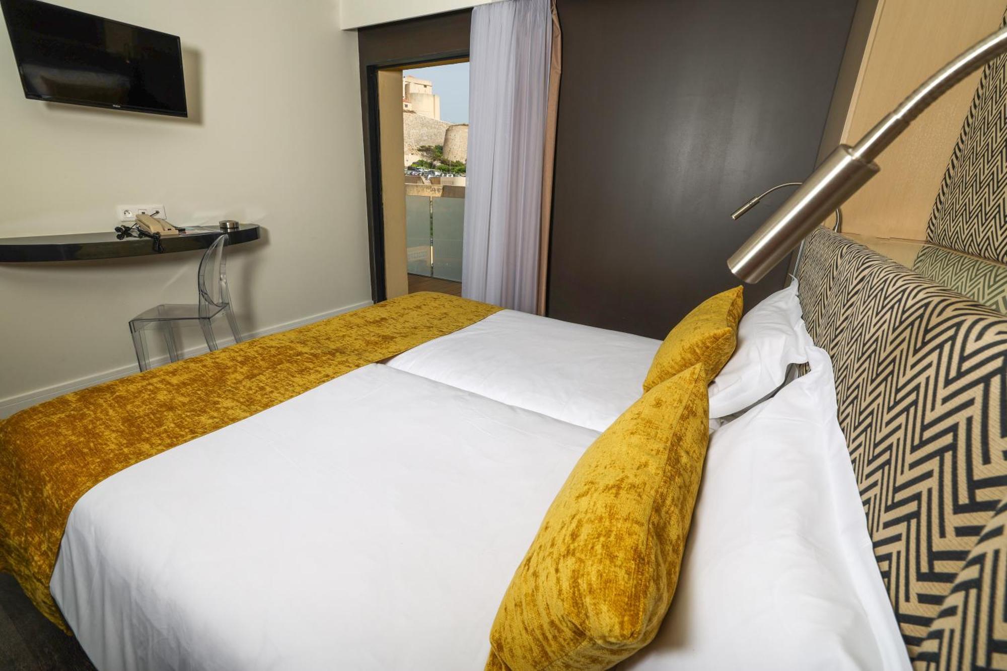 Hotel Saint Christophe Кальви Экстерьер фото