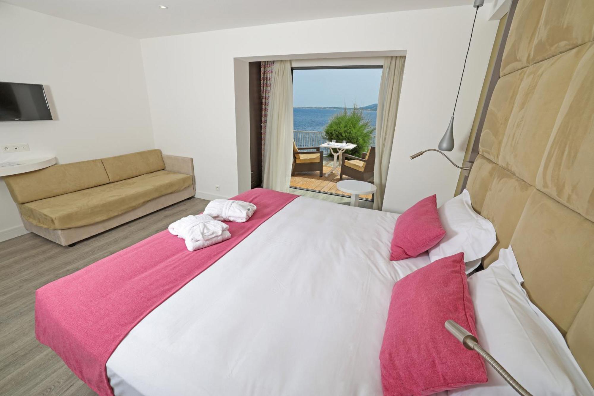 Hotel Saint Christophe Кальви Экстерьер фото