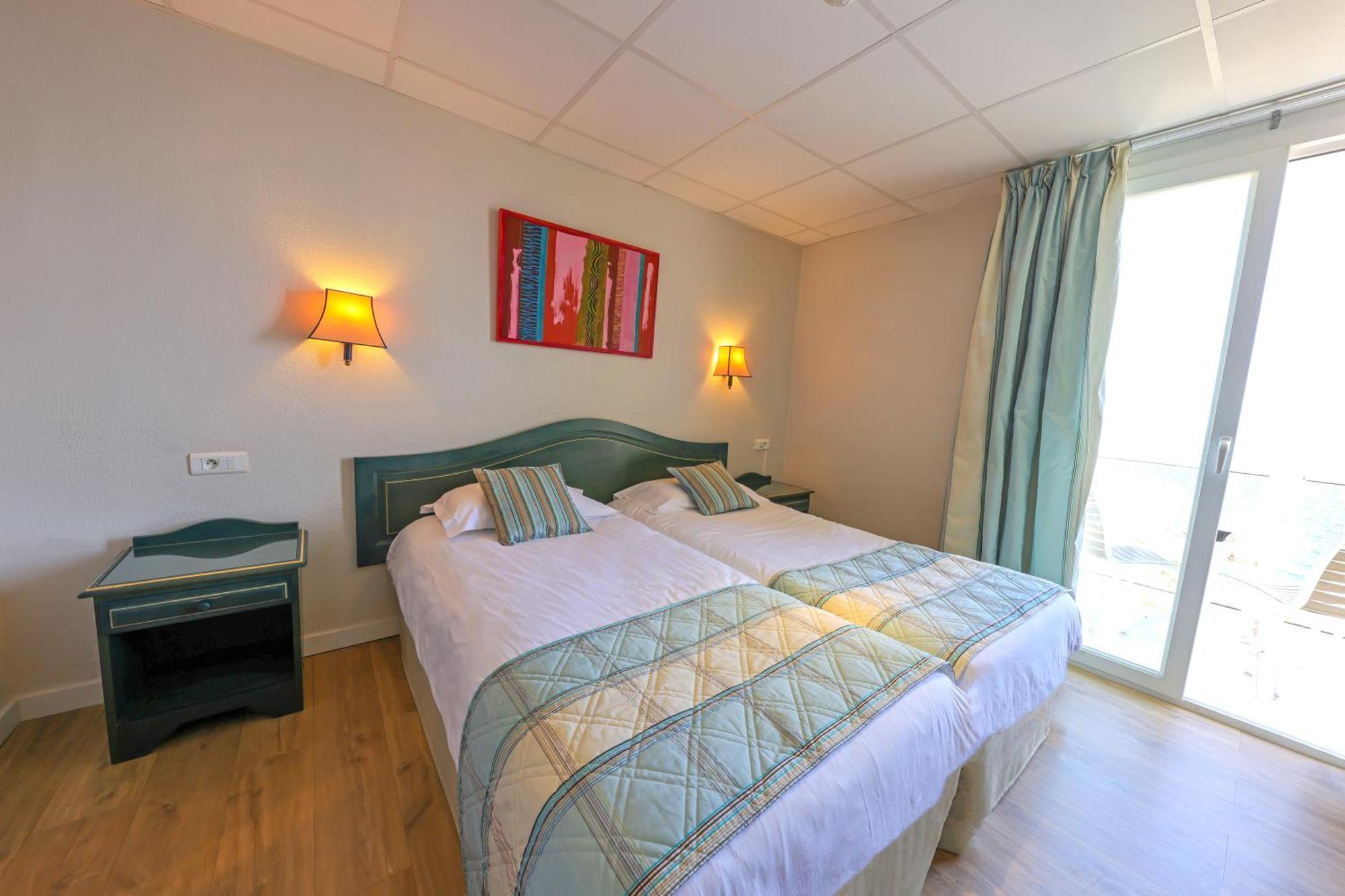 Hotel Saint Christophe Кальви Экстерьер фото