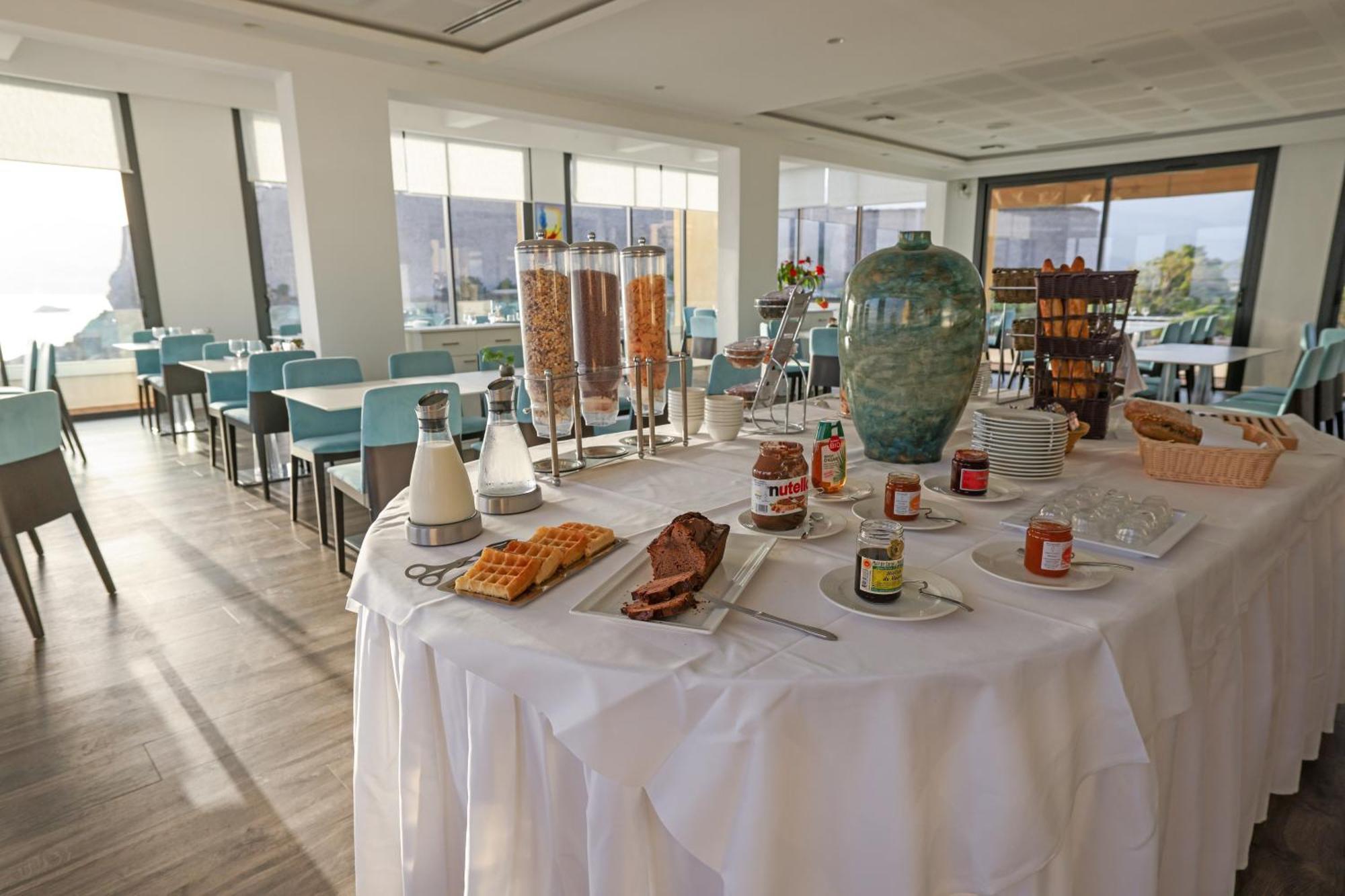 Hotel Saint Christophe Кальви Экстерьер фото