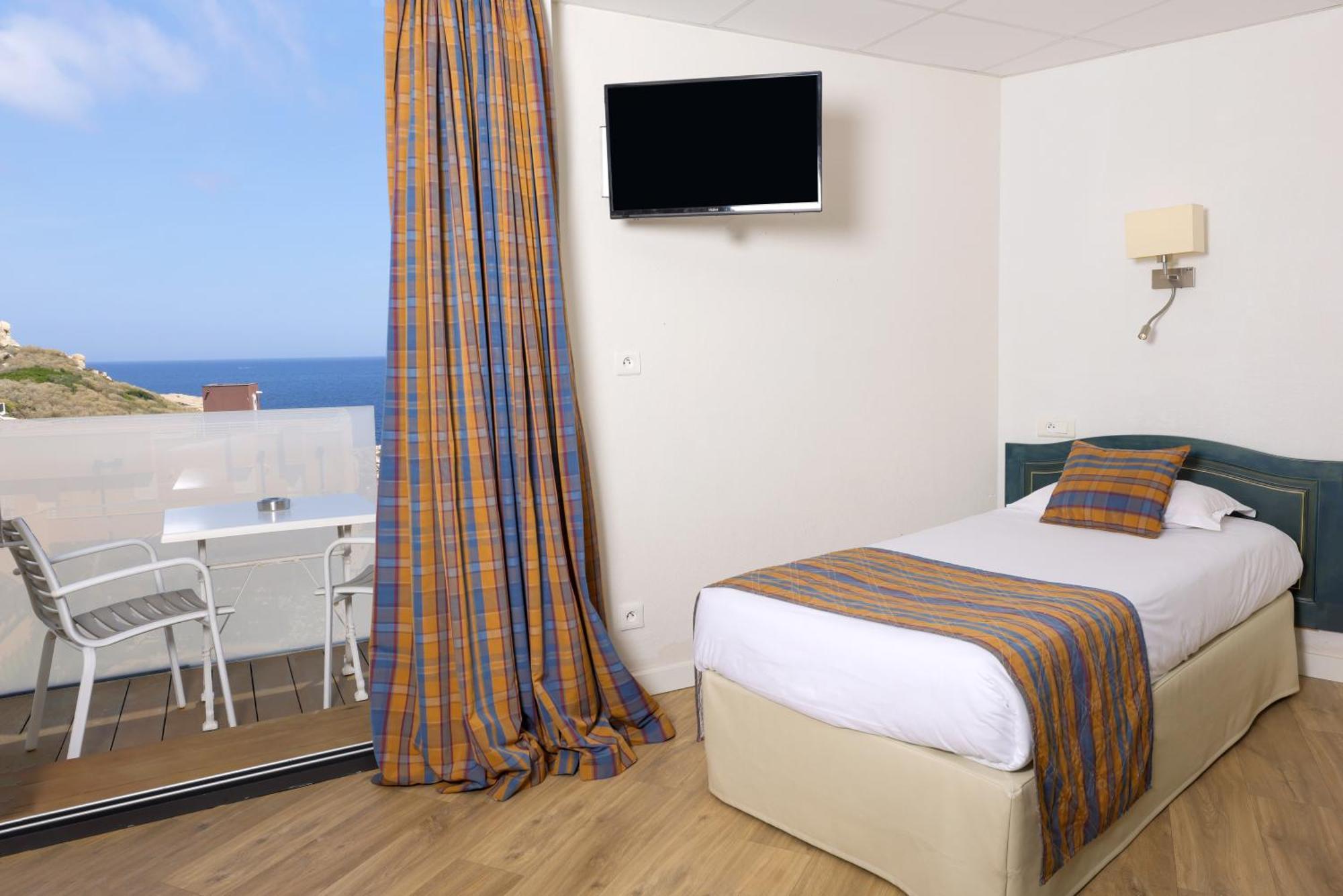 Hotel Saint Christophe Кальви Экстерьер фото