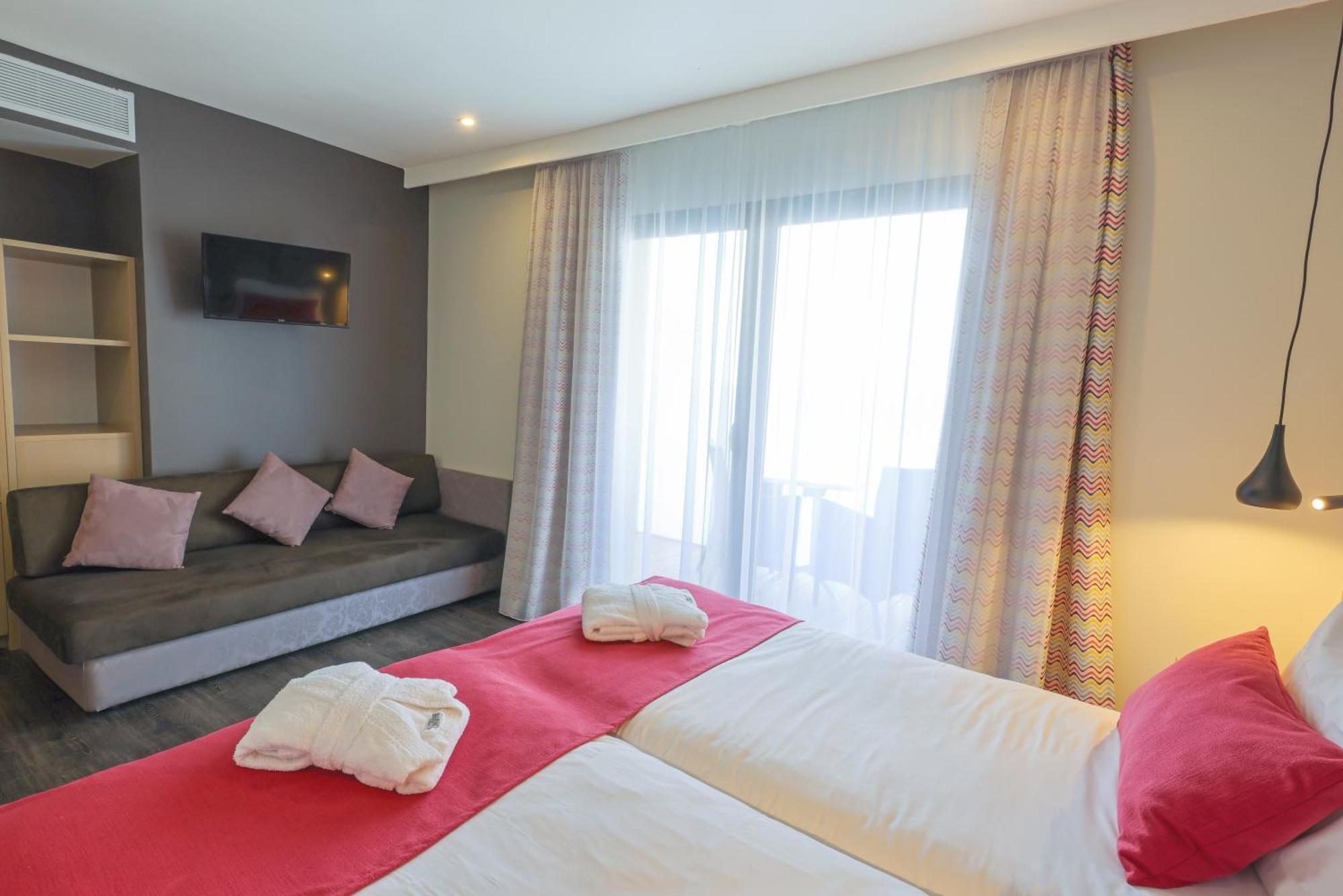 Hotel Saint Christophe Кальви Экстерьер фото