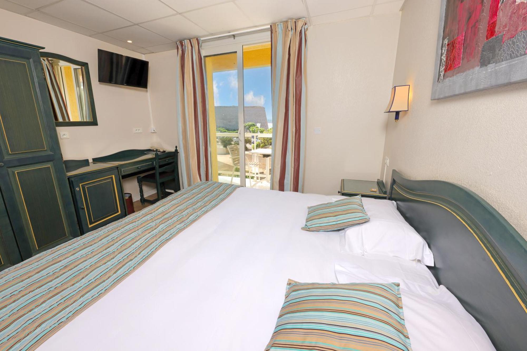 Hotel Saint Christophe Кальви Экстерьер фото