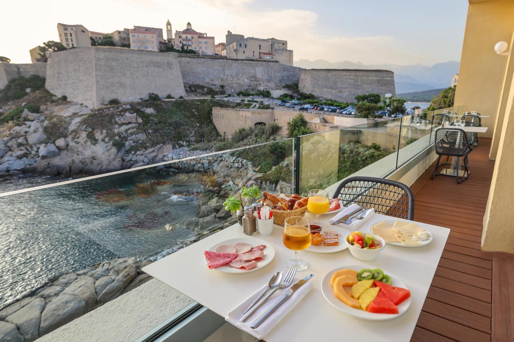 Hotel Saint Christophe Кальви Экстерьер фото