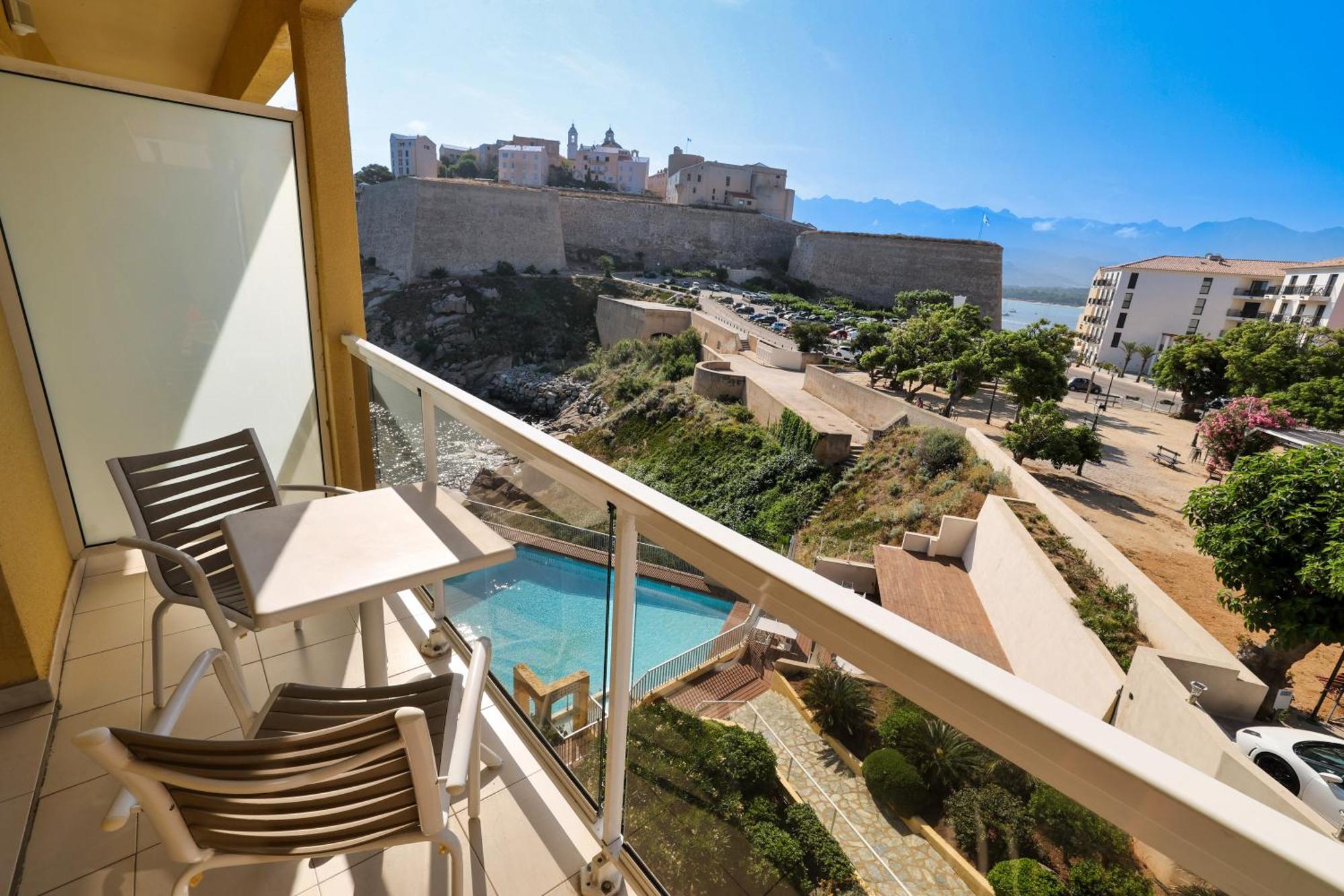 Hotel Saint Christophe Кальви Экстерьер фото
